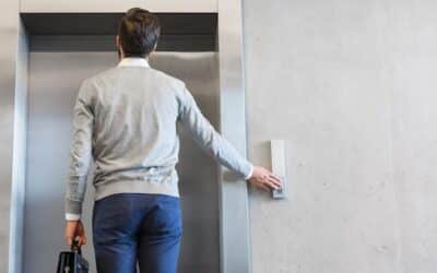 How to write an effective elevator pitch – and use it in your business [with examples]
